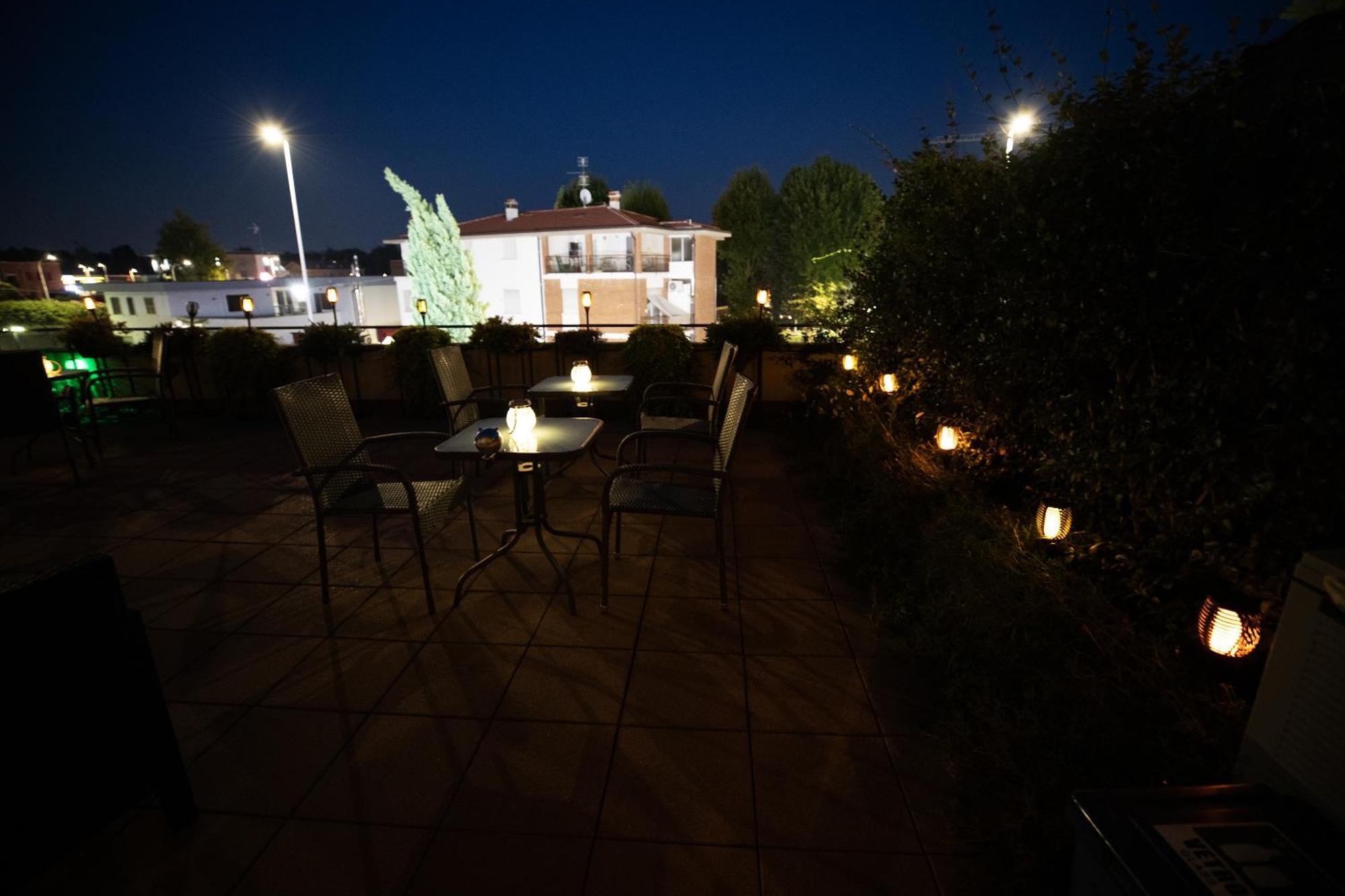 Bru Rooms Peschiera del Garda Esterno foto