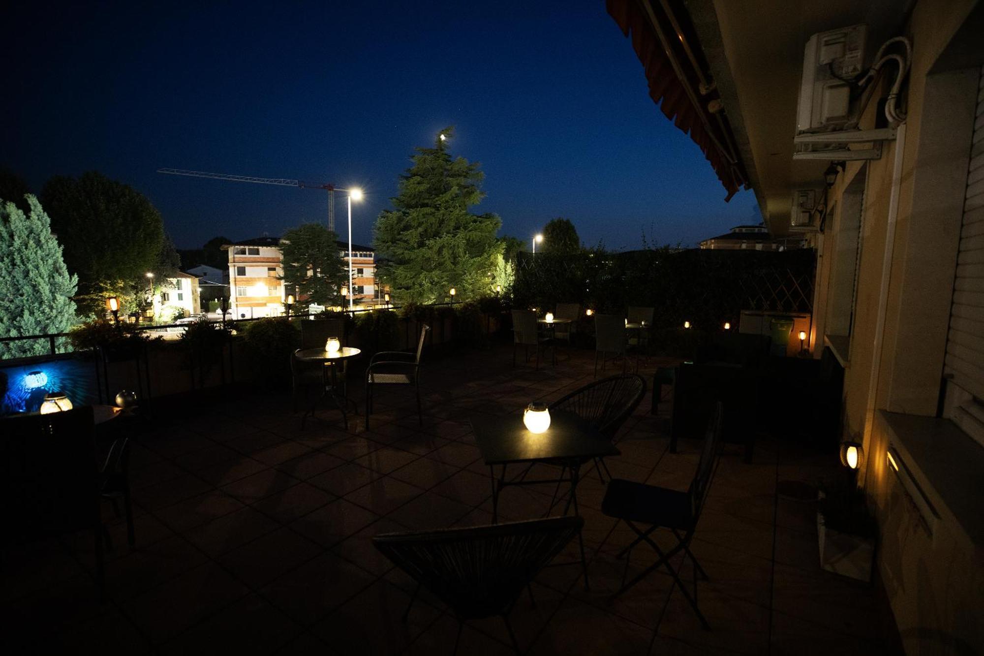 Bru Rooms Peschiera del Garda Esterno foto